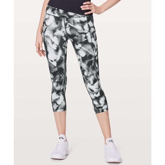 Lululemon Speed Up Alpine Blush Blossom 21" Cropped Leggings SZ 8 - Picture 1 of 13